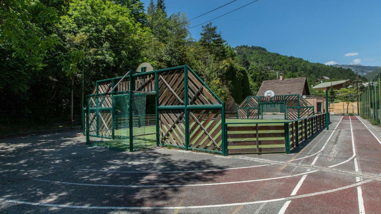 Vacanceole - Residence Les Gorges Rouges Guillaumes Exterior foto