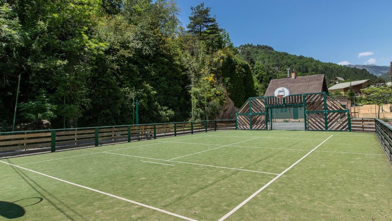 Vacanceole - Residence Les Gorges Rouges Guillaumes Exterior foto